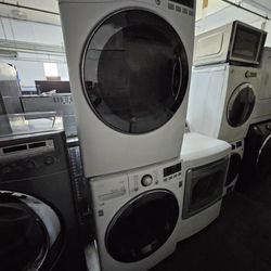 LG WASHER AND GAS DRYER SET 
