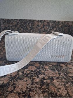 Sony
Sony - ULT FIELD 3 Wireless Speaker - Off White