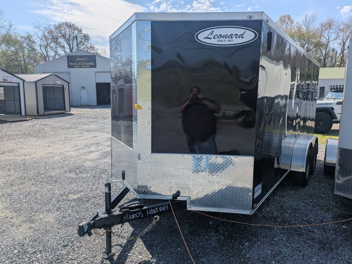 🚨 NEW ARRIVAL ALERT! 🚨
Just rolled onto the lot! 🔥 Check out this BRAND NEW 7x16 Tandem Axle Cargo Trailer!