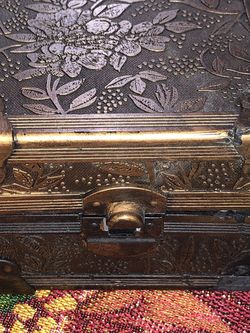 Watch, In Carved Case