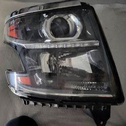 2015 2016 2017 3019 2020 Chevrolet Tahoe Headlight Part