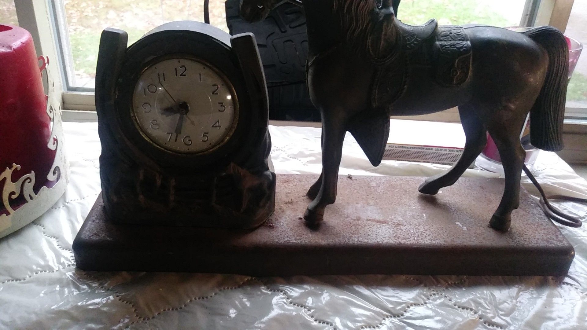 Antique horse clock works great