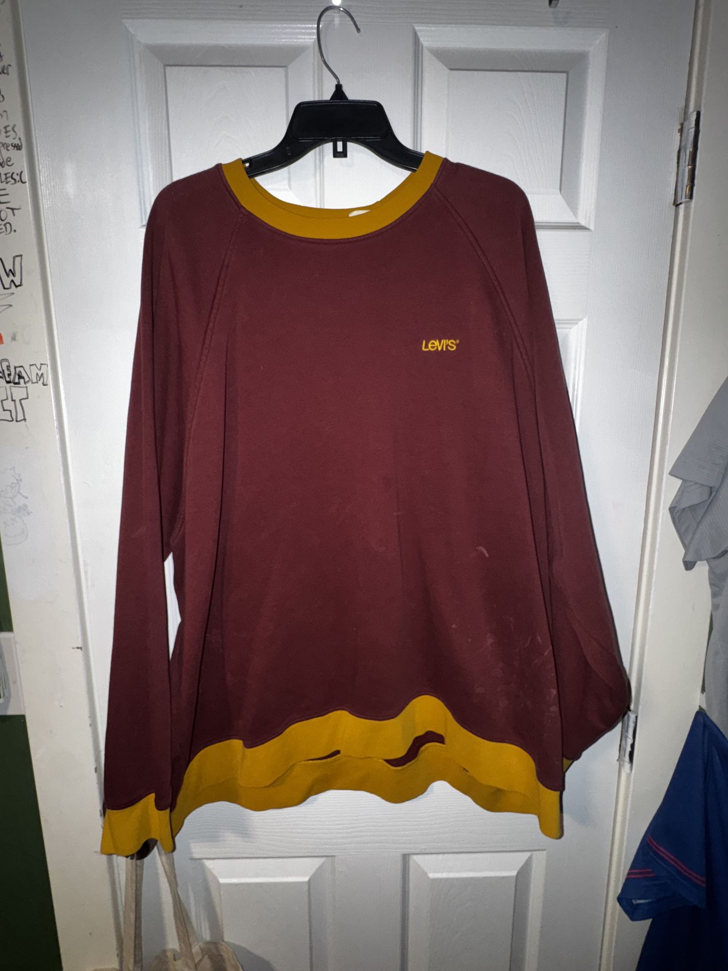 Levi’s crew neck