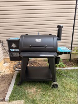 🔥 MOVING SALE – PIT BOSS WOOD PELLET GRILL & SMOKER – MUST SELL THIS WEEK! 🔥