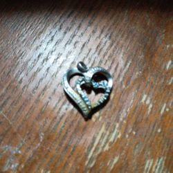 10ct  Heart With Diamonds 
