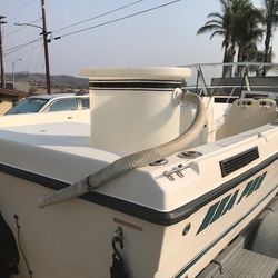2001 19 Foot Inboard/outboard Boat