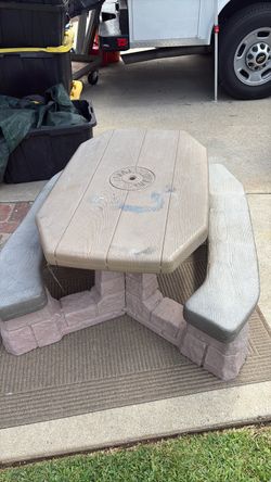 Kids table