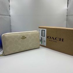 WOMENS COACH WALLET