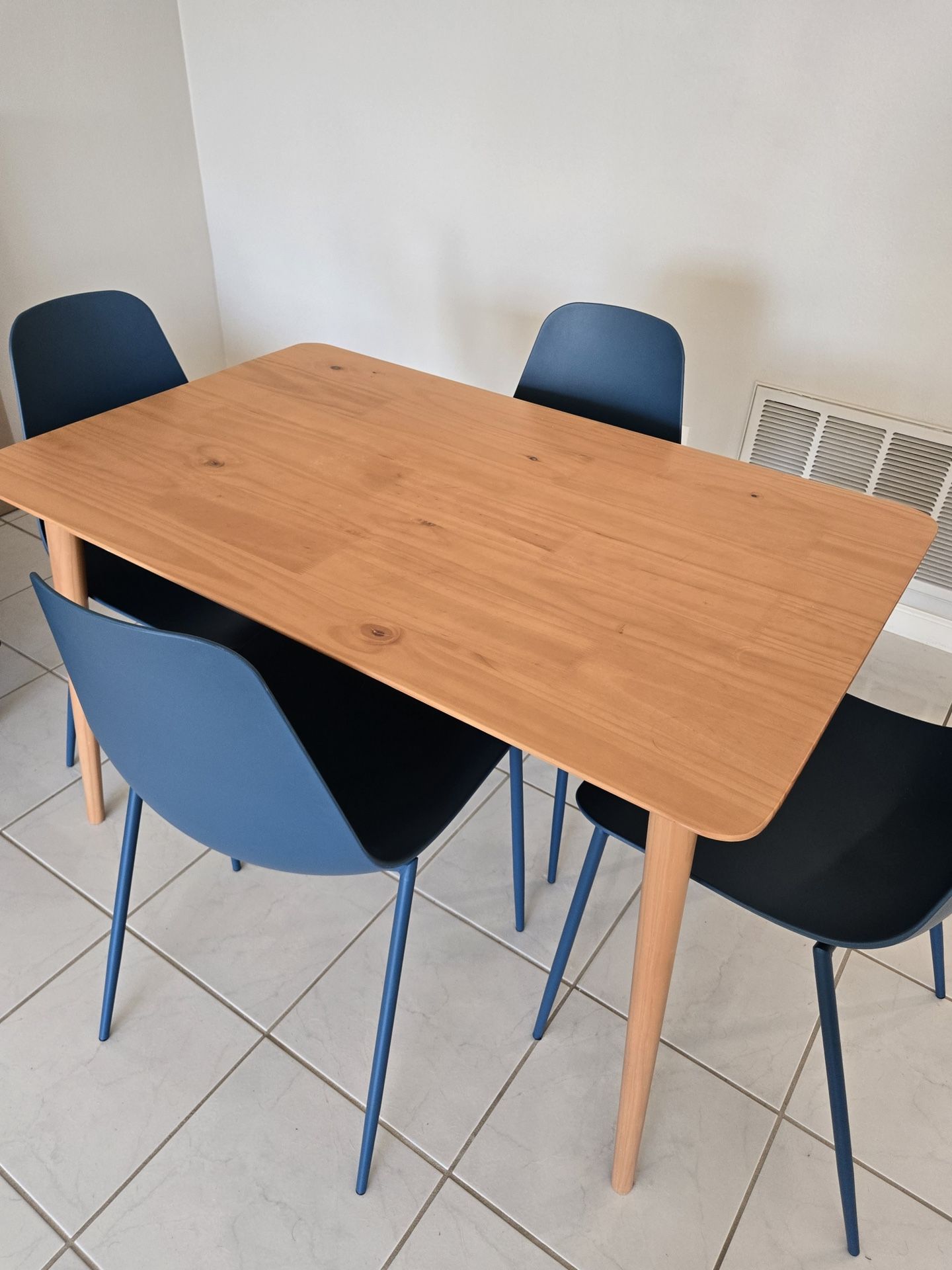 Dining Table With Four Chairs 