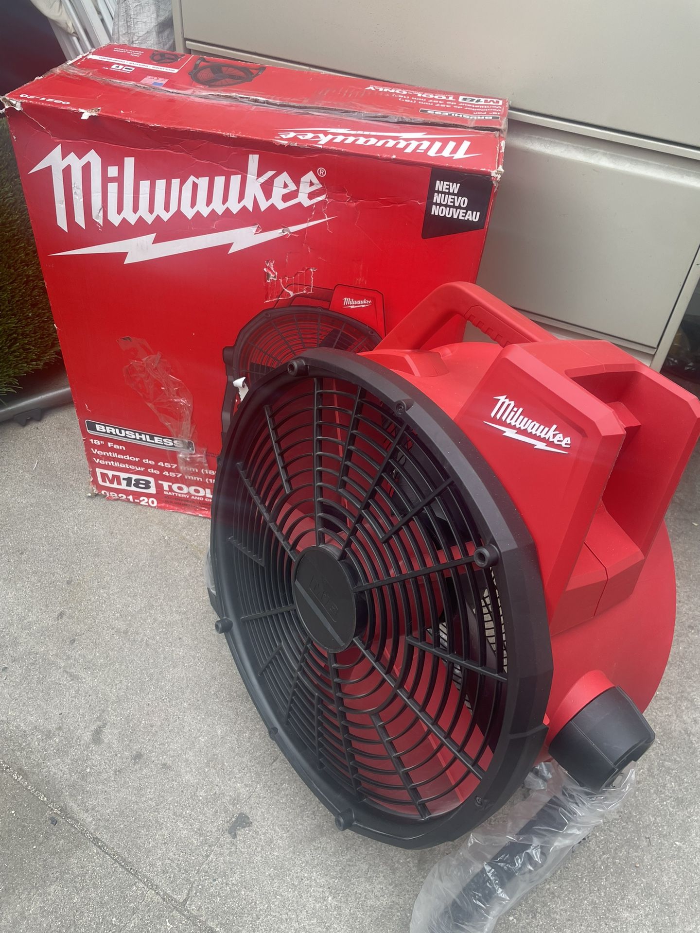 M18 Brushless Cordless Hybrid 18 in. Variable Speed Fan (Tool Only)