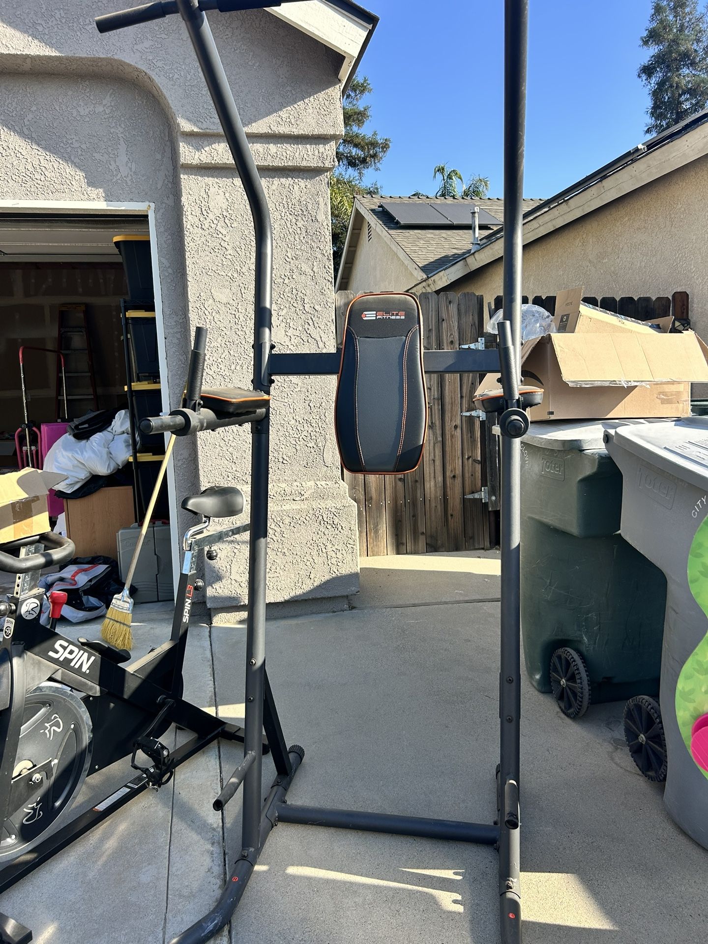 Pull Up/Dip Bar