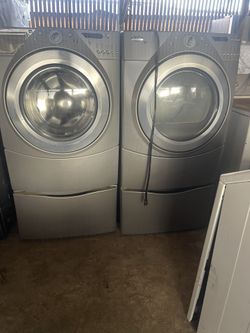 Whirlpool Washer And Gas Dryer 