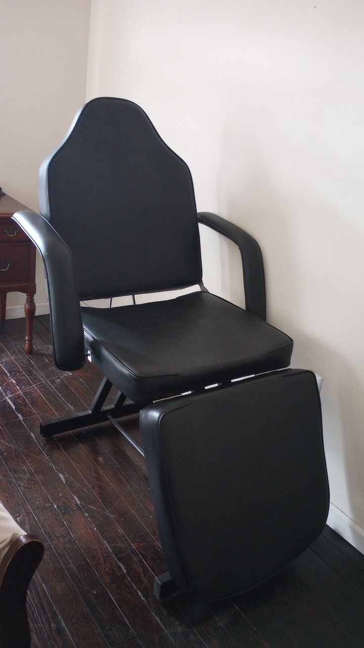 Black Reclinable Faux Leather Eyelash Tech / Ultrasound Chair