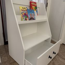 Kids books shelf/toy storage