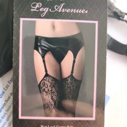 Leg avenue wet look garter belt one size