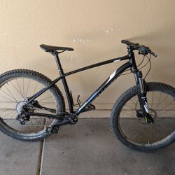 Specialized Fuse 27.5 - Medium - Fat Tire MTB