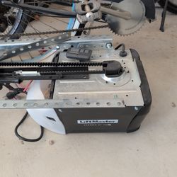 Liftmaster Belt Drive Garage Door Opener 