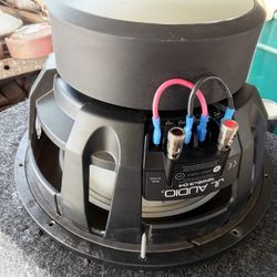 JL Audio 12w6v3-D4