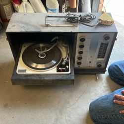 Garrard Turntable And fM Stereo 