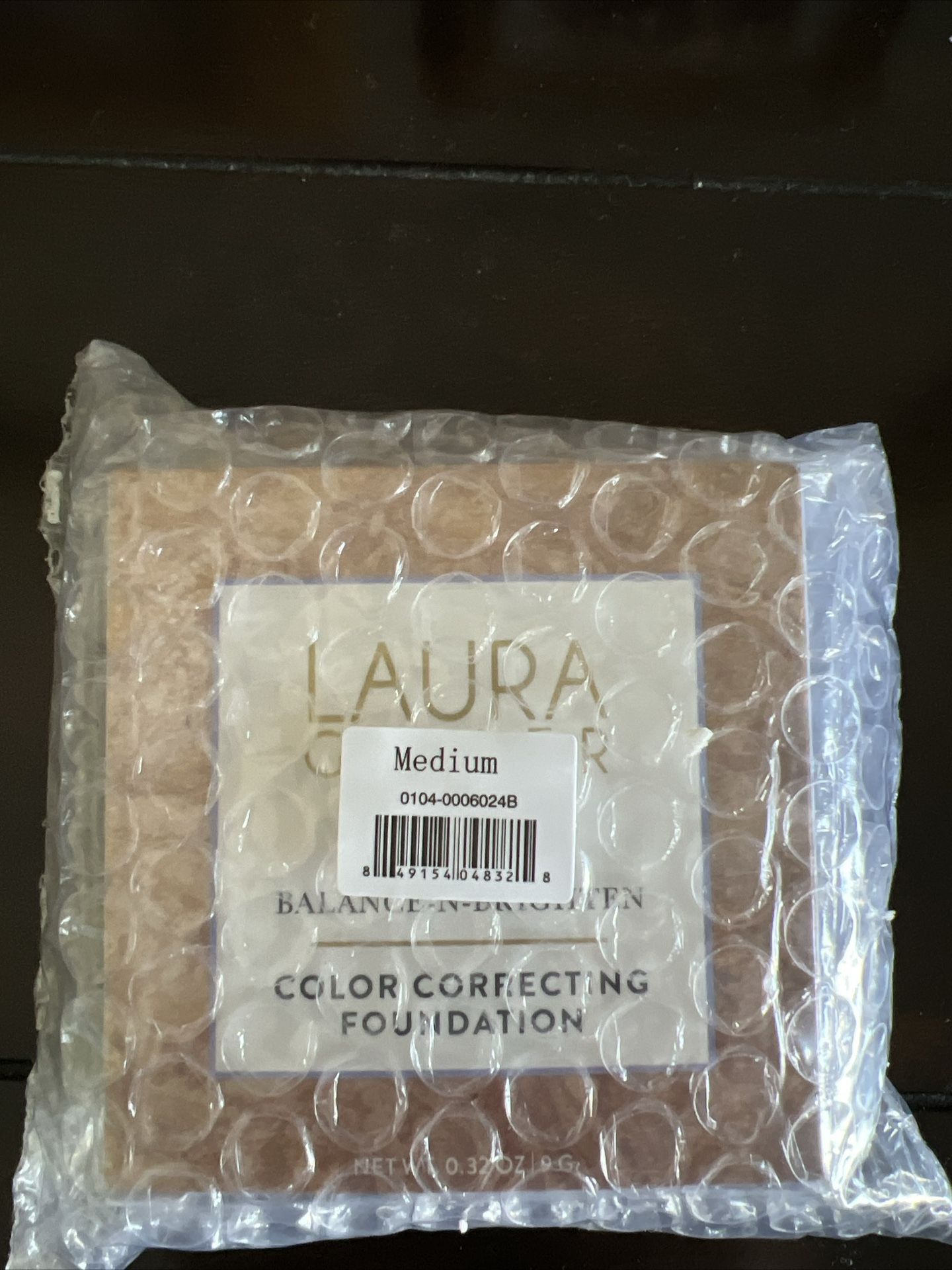 Laura Geller Baked And Balance Foundation. Medium Color.