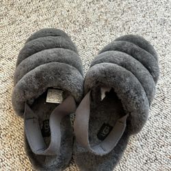 UGG Slippers 8 W