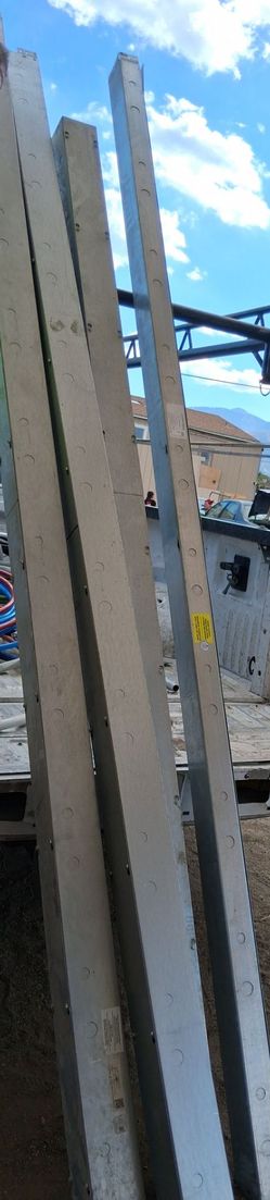 Canales para linea electrica  tengo #2 tamanos #5de4×4×1. #2de 4×2×10  $100 cada una