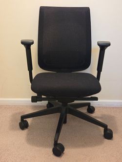 Black Mesh Swivel Wheeled Office Chair