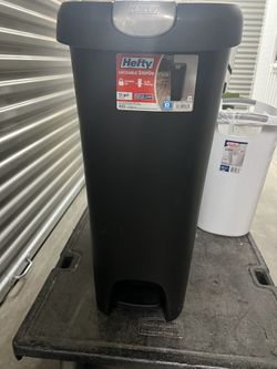 GARAGE CAN -BLACK Plastic-$8