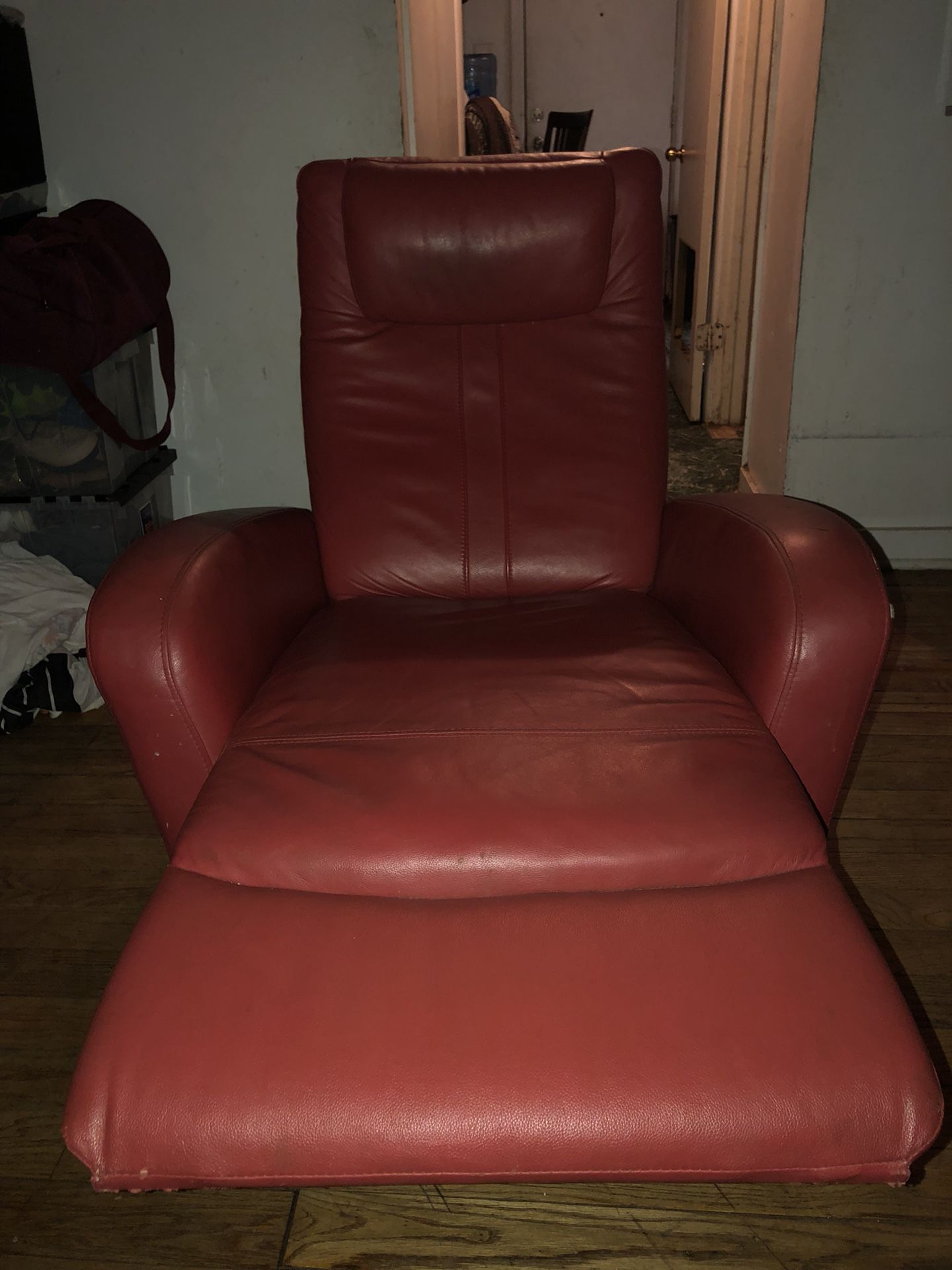 Red Lounge Recliner Chair