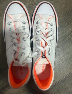Converse Chuck Taylor Low Top Sneakers