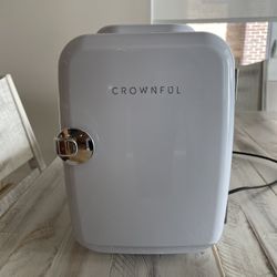 CROWNFUL Mini Fridge, 4 Liter/6 Can Portable Cooler and Warmer 