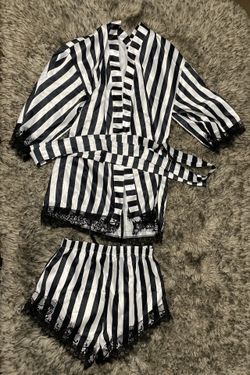 Boohoo night set size 4