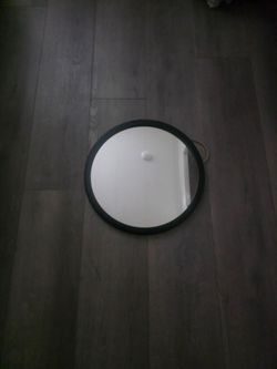 Round mirror