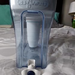 LONG LAST EVERY DAY WATER FILTER  23 CUPS NEW  