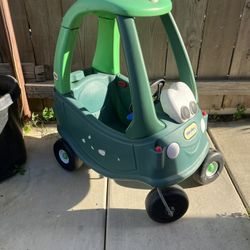 Little Tikes Cozy Coupe Dino ride-on toy car