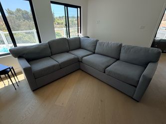 Jerome’s Grey Sectional Sofa