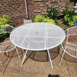 3 PIECE WROUGHT IRON PATIO SET 