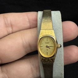 Vintage Citizen Quartz Gold-Tone Watch – Classic Minimalist Style