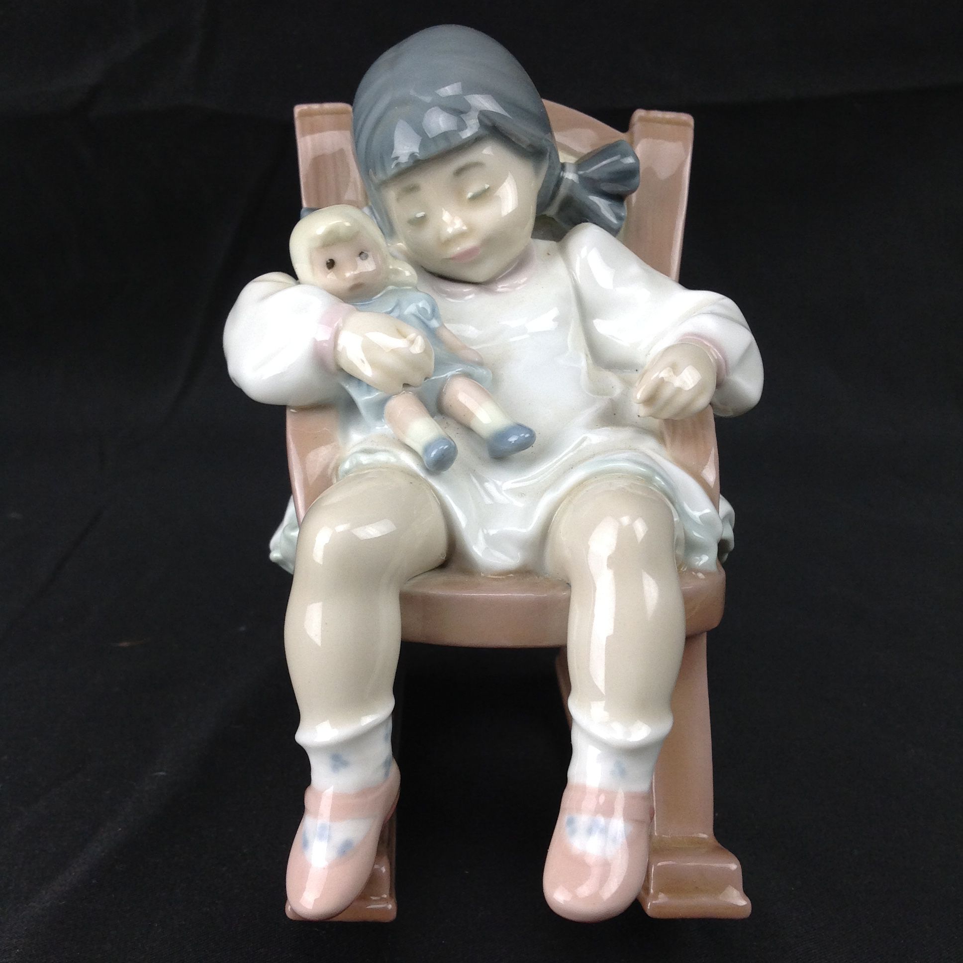 Lladro #5448 Naptime Girl Sleeping Figurine - MINT in BOX