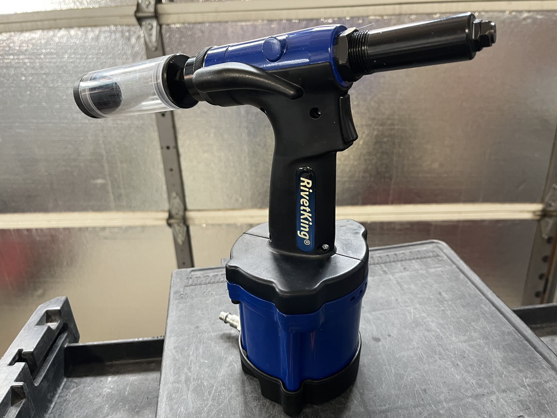 Rivet King Riveter