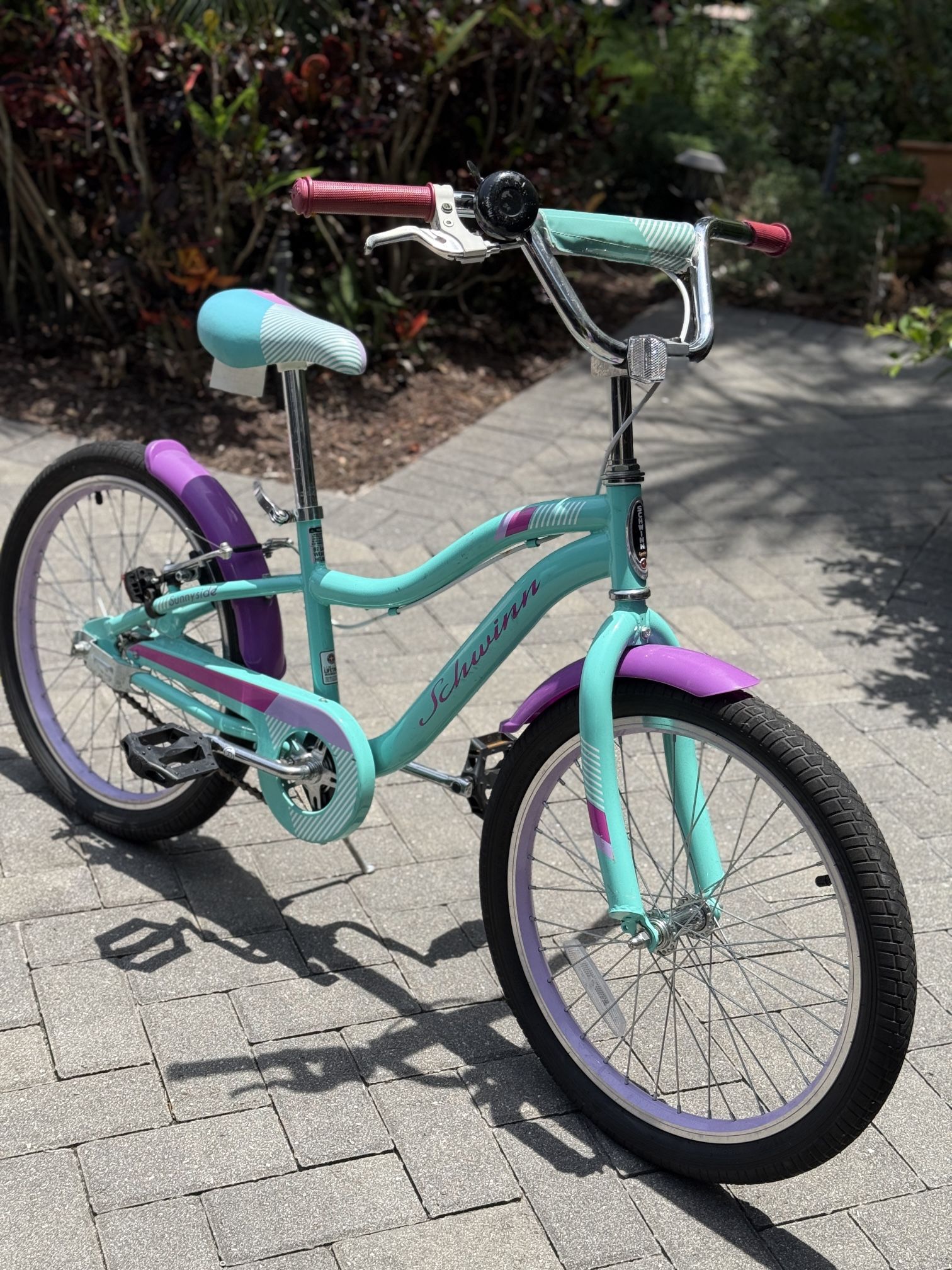 Schwinn Iris 20 Youth Bike Pink And Mint