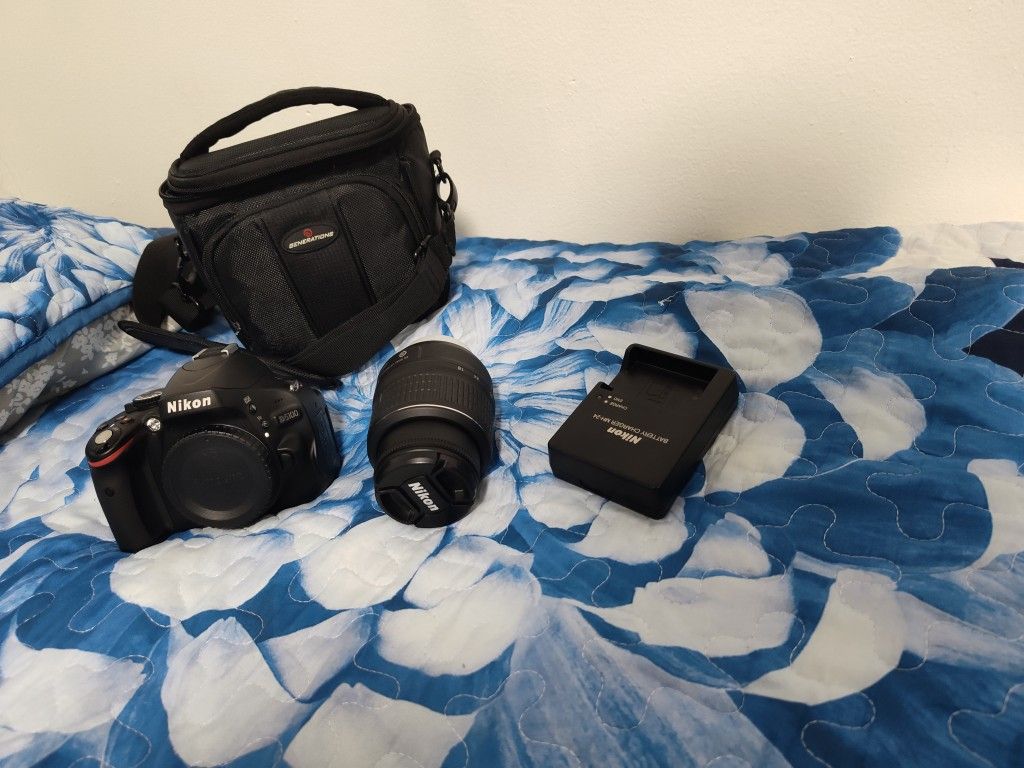 Nikon D5100-Mint Condition