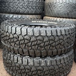 Par 35//11//50//17 Lt 
10 ply 
Venom power At swapthing 
Letra blanca 
99% de vida