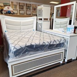 Collete Queen Bed Dresser And Mirror 