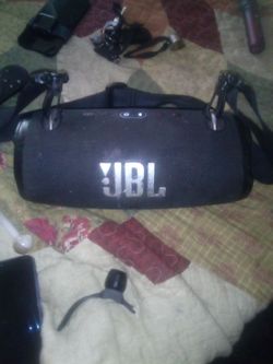 JBL XTREME 3 BLUETOOTH SPEAKER with CARRY STRAP