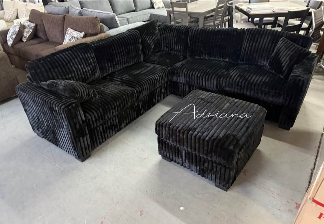 Gorgeous‼️ 4-Pc FurLike Jumbo Corduroy Sectional Sofa With Ottoman