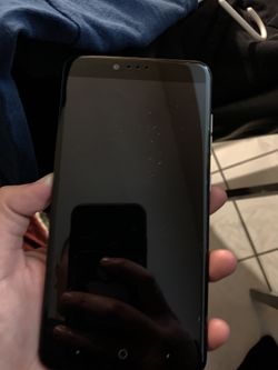 Metro Pcs ZTE READ CAREFULLY SCREEN NEEDS FIXING