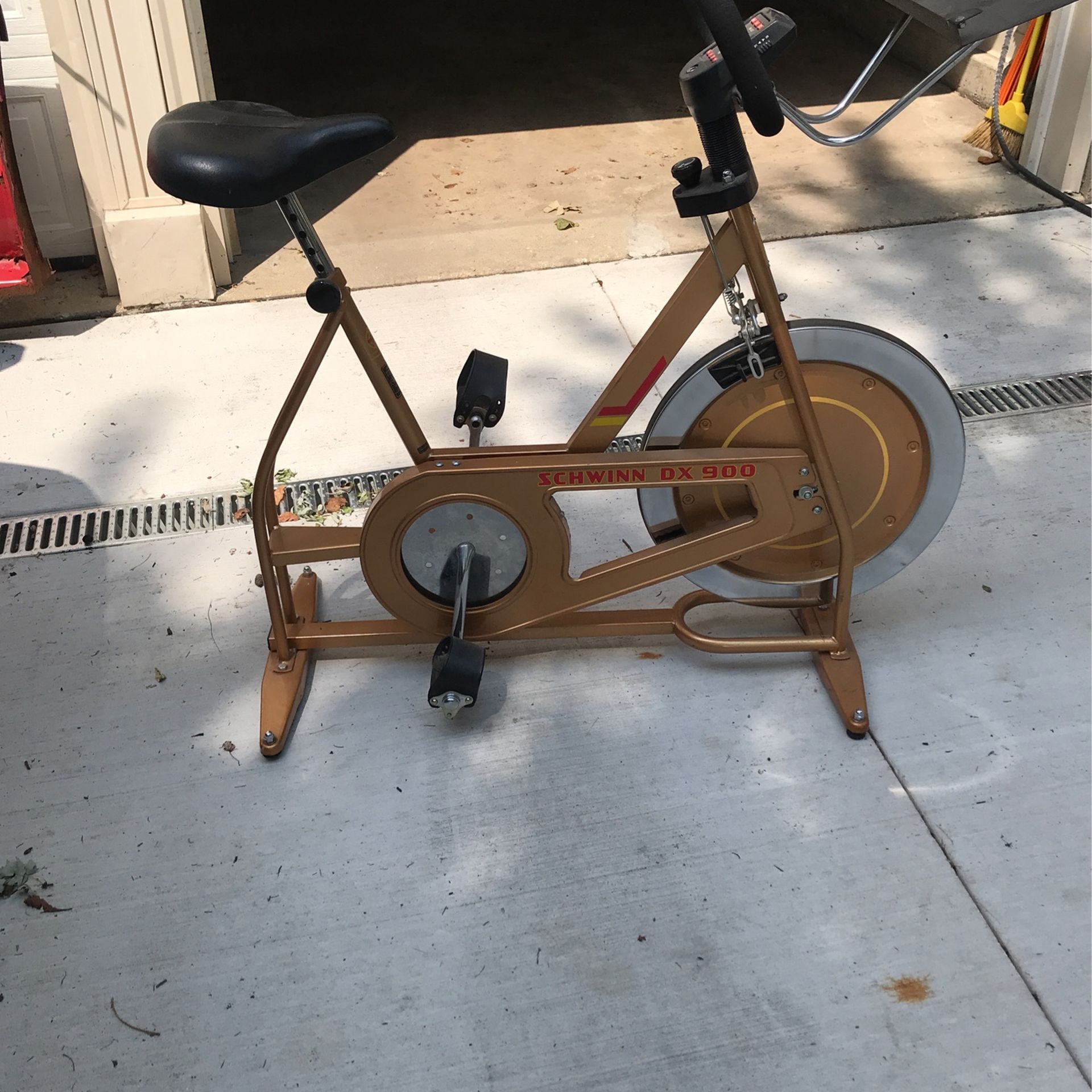 Schwinn Exercise Bike ( Treadmill Dumbbells Bowflex