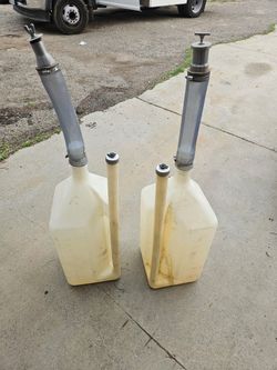 2 Heavy-Duty 30 gal gas tanks
