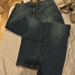 Universal Thread Skinny Jeans, Size 10 Dark Blue Wash